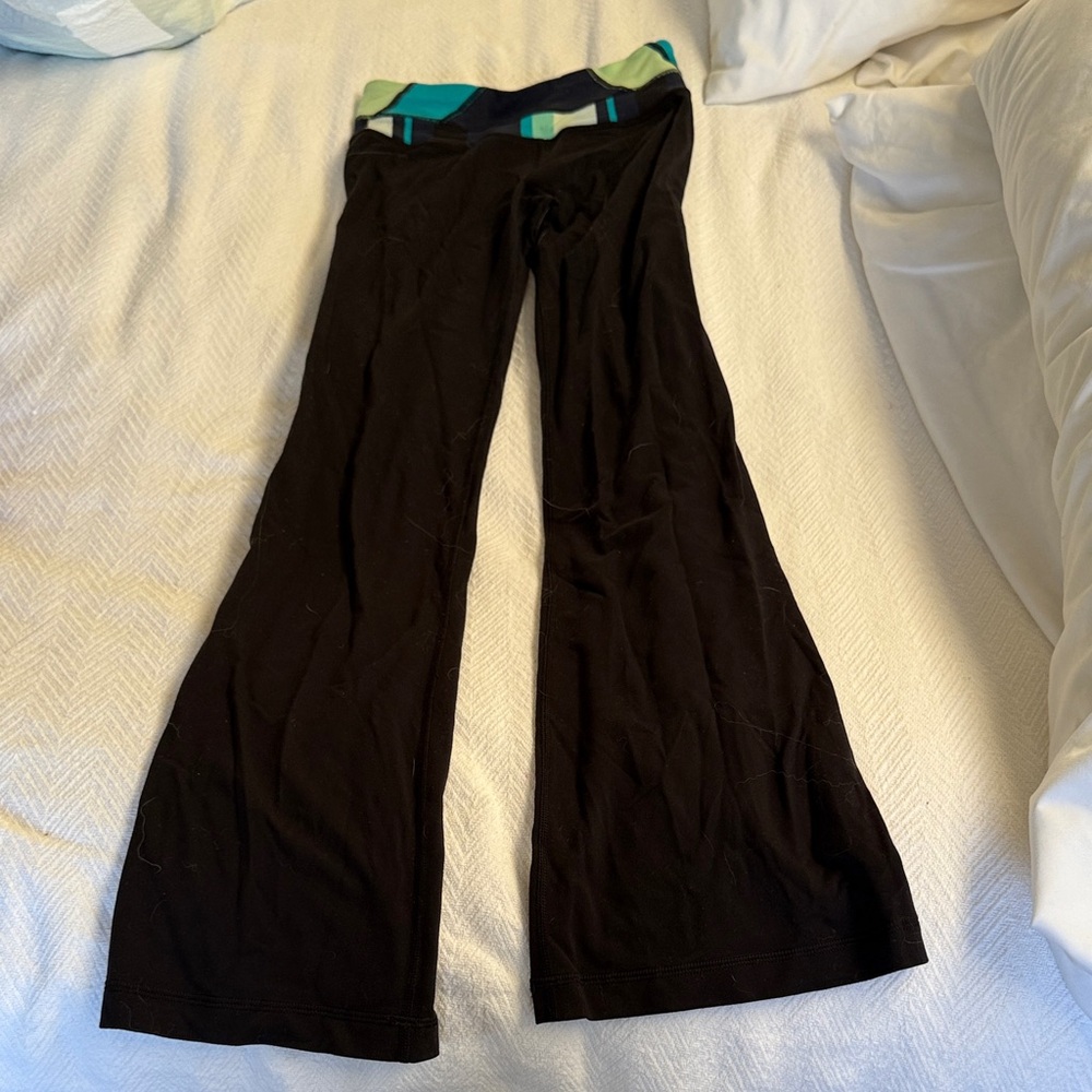 Lululemon women’s black yoga pants